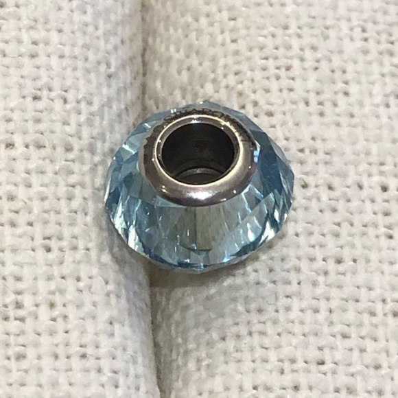 Genuine Swarovski crystal charm - Picture 4 of 5